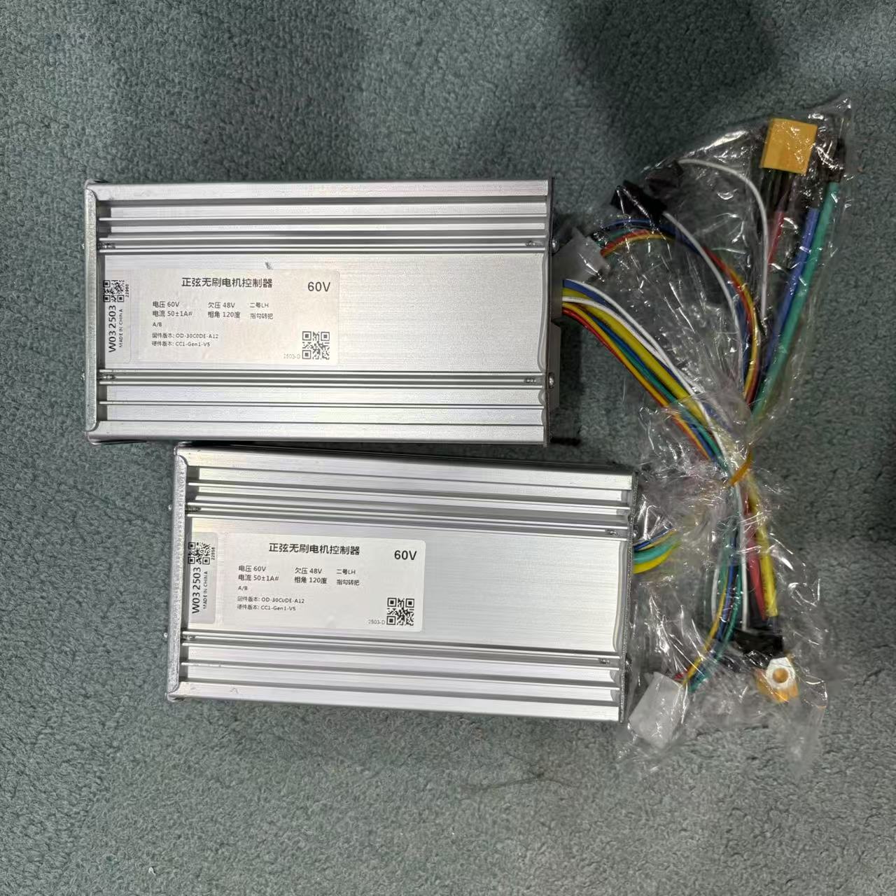 48V 25A 52V 28A 60V 28A 電動スクータ - 60V 5600W Dual Motor Electric Scooter のレビューと価格